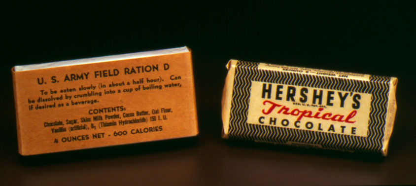 barre de chocolat Tropical de la marque Hershey avec manuel de consommation par Armée américaine