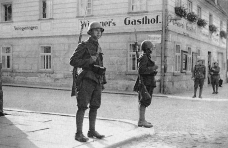 Soldats Armée tchécoslovaque région Sudètes septembre 1938